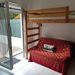 Charmant Studio-Terrasse A Carras Plage