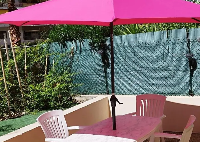 Charmant Studio-Terrasse A Carras Plage