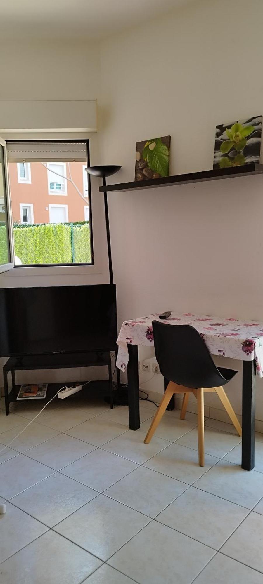 Apartment Studio-terrasse A Carras *